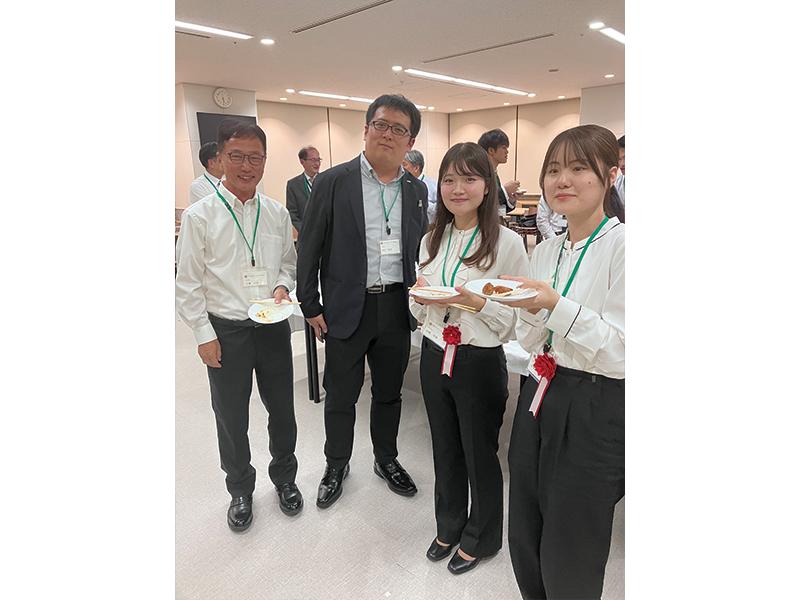 懇談会の様子