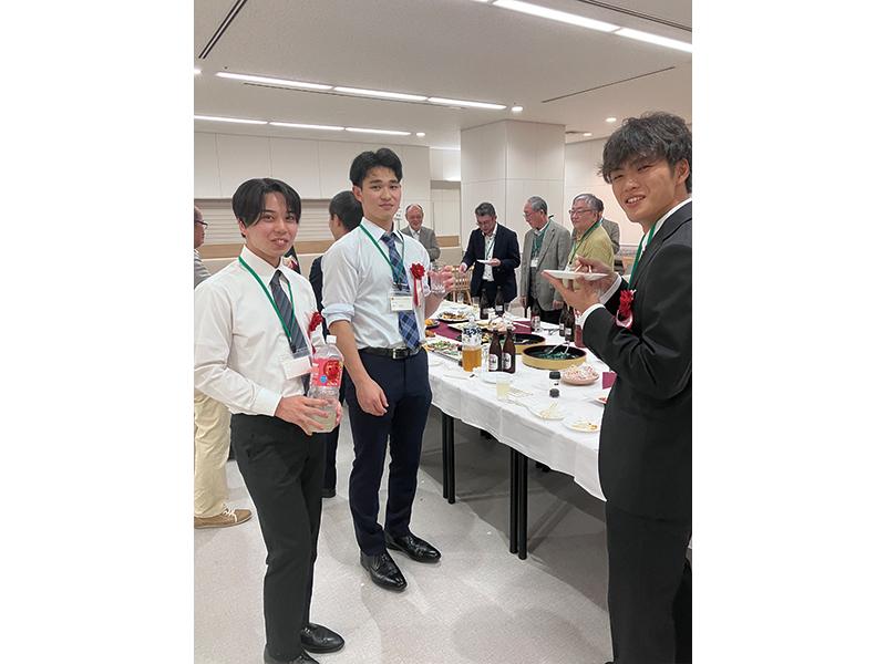 懇談会の様子