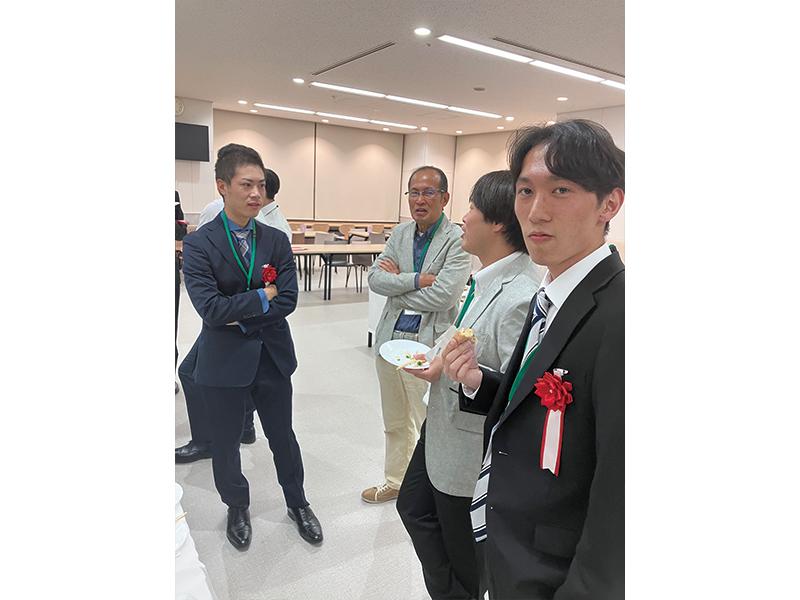 懇談会の様子